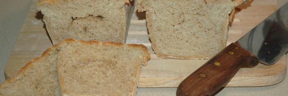 Pane toscano caldo e casareccio