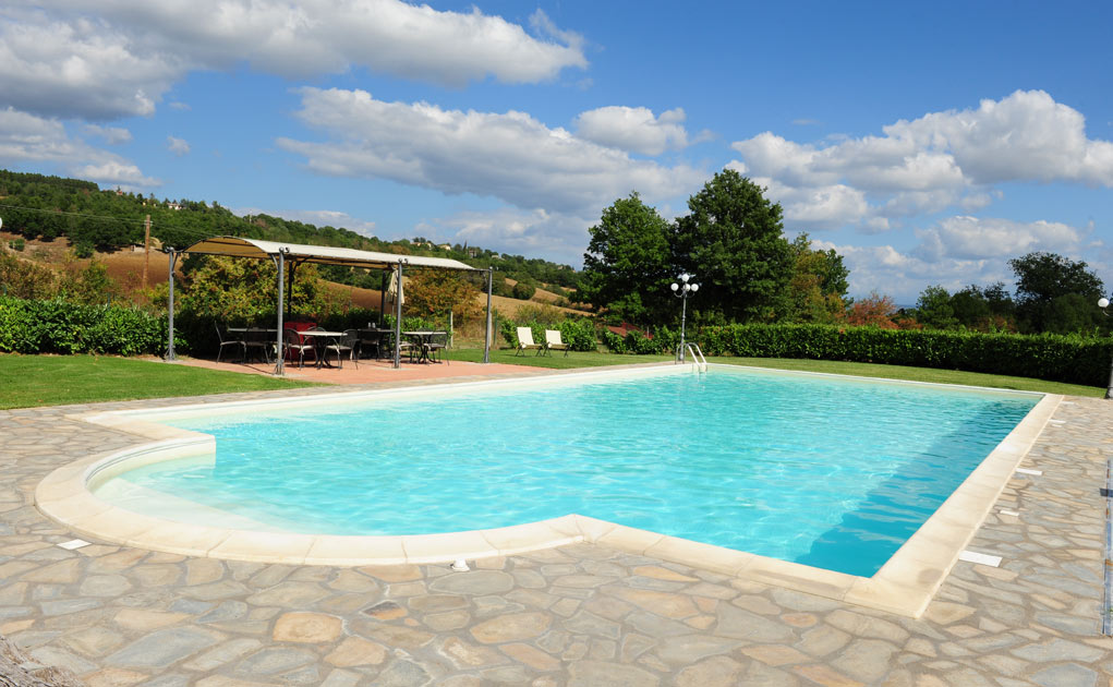 agriturismo-con-piscina-in-valtiberina-toscana