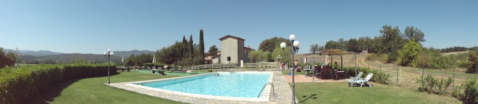 panorama-piscina-agriturismo-con-piscina-in-toscana